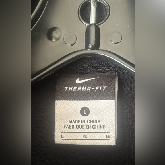 Nike Therma-Fit Women’s Black Full Zip Fleece Jacket Size Large EUC - Picture 4 of 6